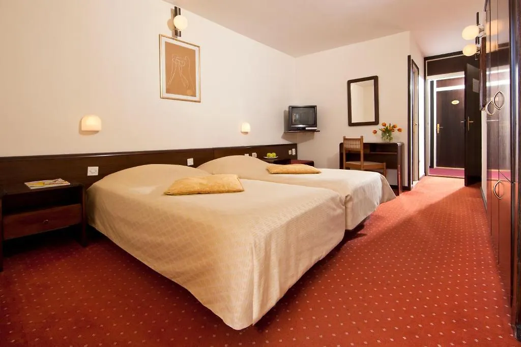Hotel Opatija 2*,  Kroatien